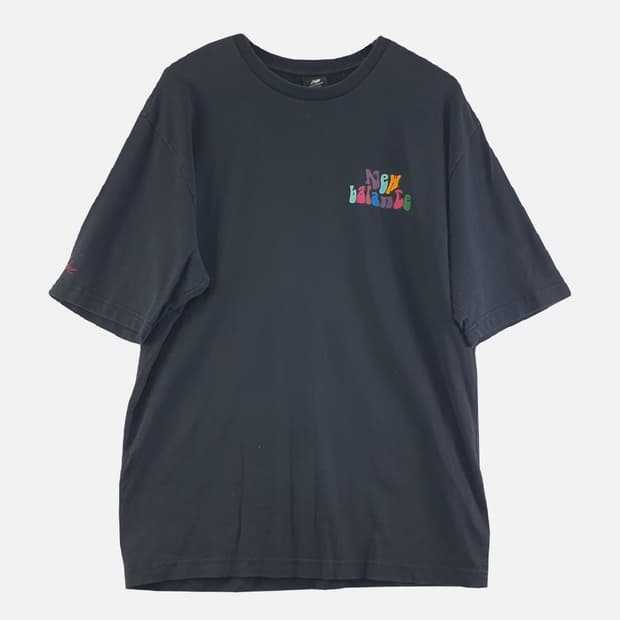 뉴발란스 블랙 남자 반팔티 M N8470