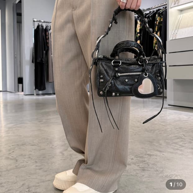 발렌시아가 르 카골 미니 더플 숄더백 블랙