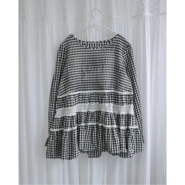 Check frill blouse  