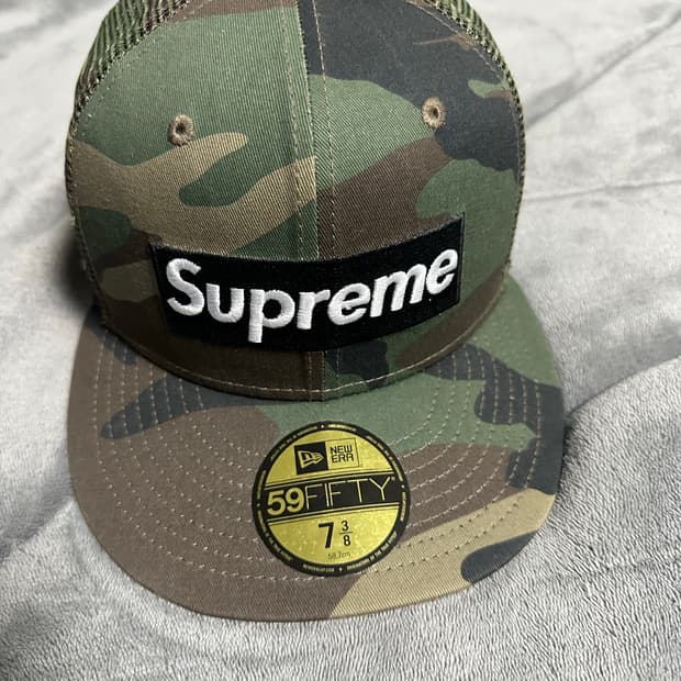 738) 슈프림 박스로고 메쉬 백 뉴에라 우드랜드 카모