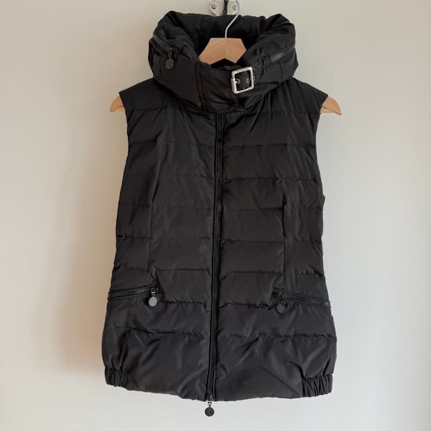 몽클레어(MONCLER) 패딩 베스트(Romania)