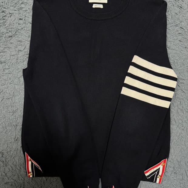 톰브라운 밀라노스티치 금장 니트 1사이즈