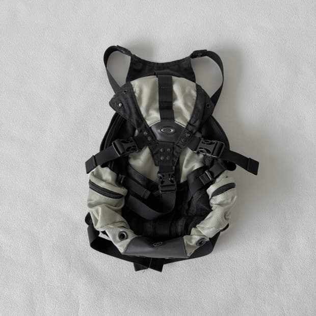 오클리(OAKLLY) 미니 백팩