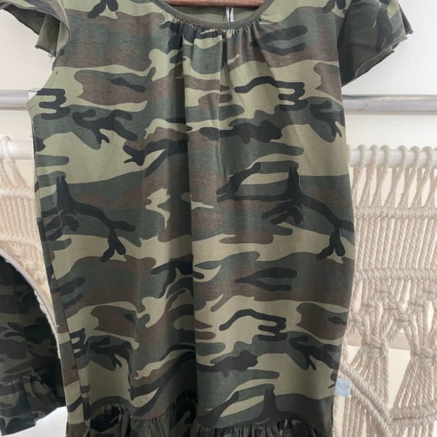 카키 카모플라쥬 셔링 프릴 원피스