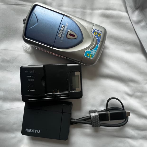니콘 쿨픽스 2500 황조지카메라