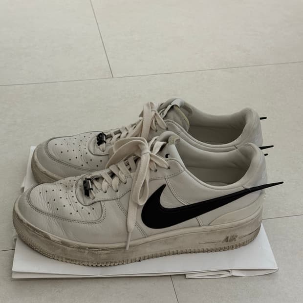 Nike 나이키 엠부쉬 에어포스1 로우 팬텀 SP 270