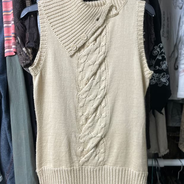 하이넥 니트 베스트