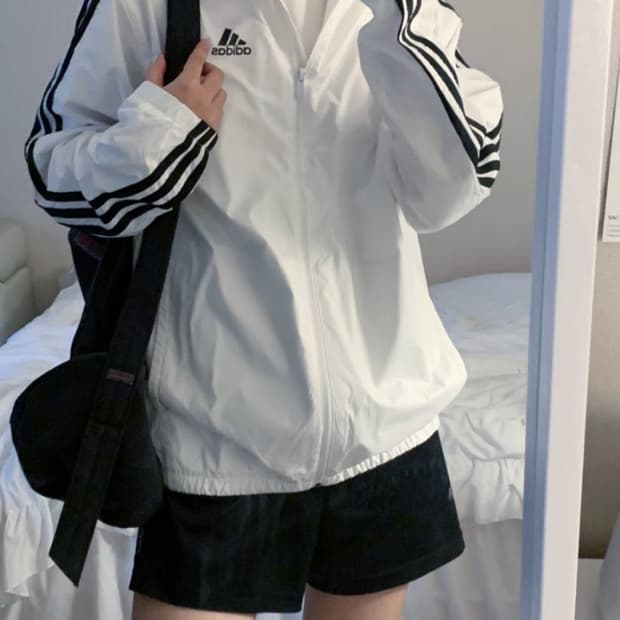 아디다스 바람막이 화이트 