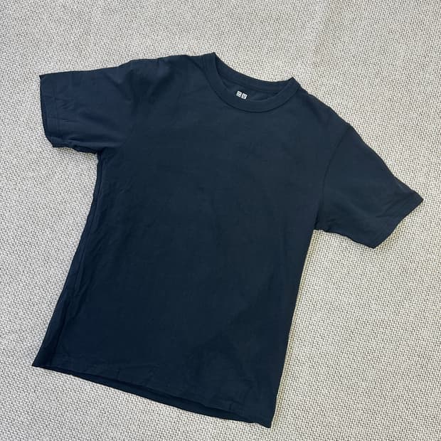 L 유니클로 블랙 크루넥 티셔츠 0330D