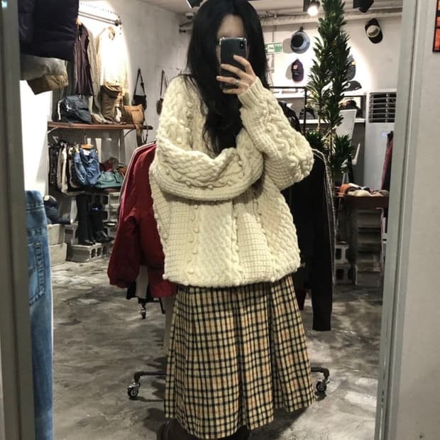 [8502]Daks beige check midi skirt
