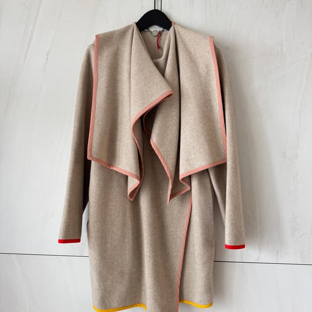 새상품 컨디션 STELLA MCCARTNEY 베이지 코트 38(44,55