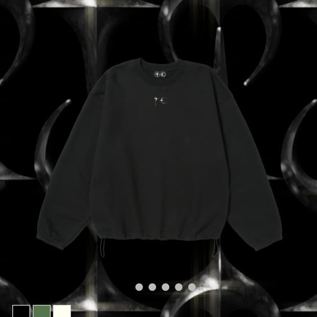 클럽 컬러 엠블럼 스웨트셔츠 블랙