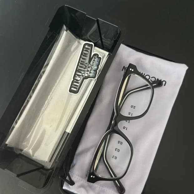 언커먼아이웨어 우디 새상품