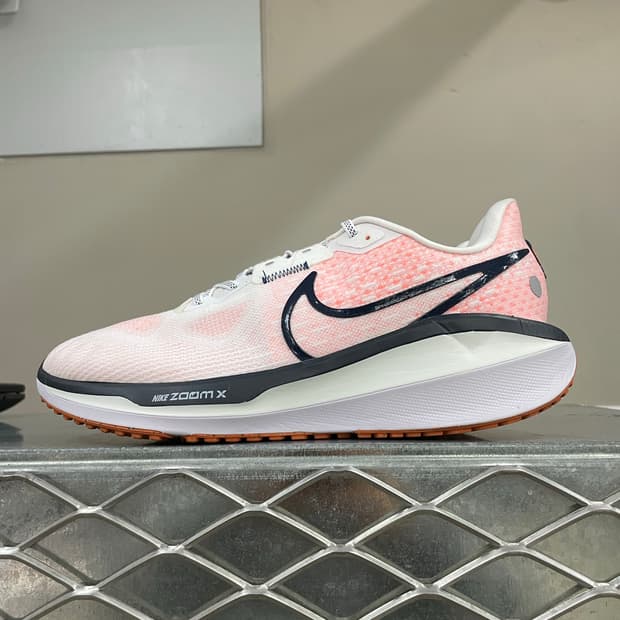 나이키 보메로 17 화이트 토탈 오렌지 285 (gr-5037)