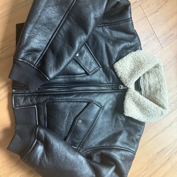 풀앤베어 블랙 무스탕 자켓 M