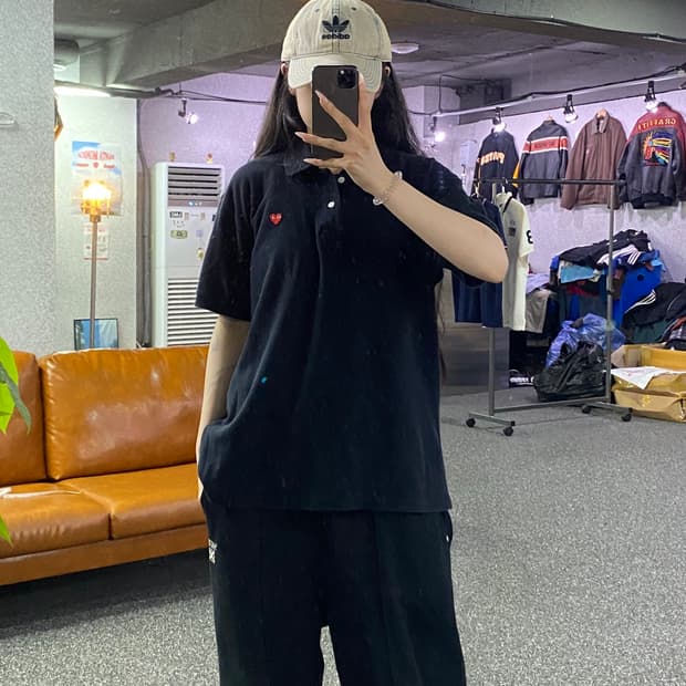 꼼데가르송 레드 하트 반팔 카라티 블랙 B5288