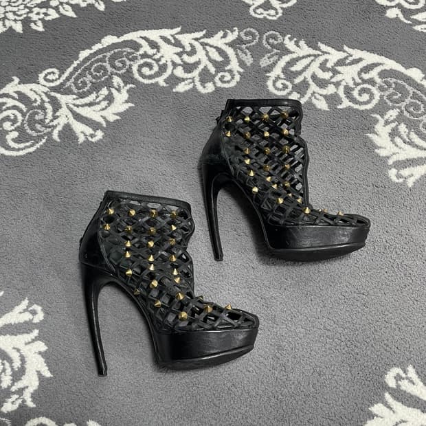 Alexander McQ Armadillo 2012 stud heel