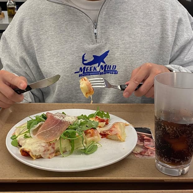 Meekmild 반집업 맨투맨