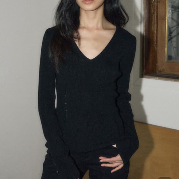 헬레네파리스 데미지드 브이넥 리브드 니트