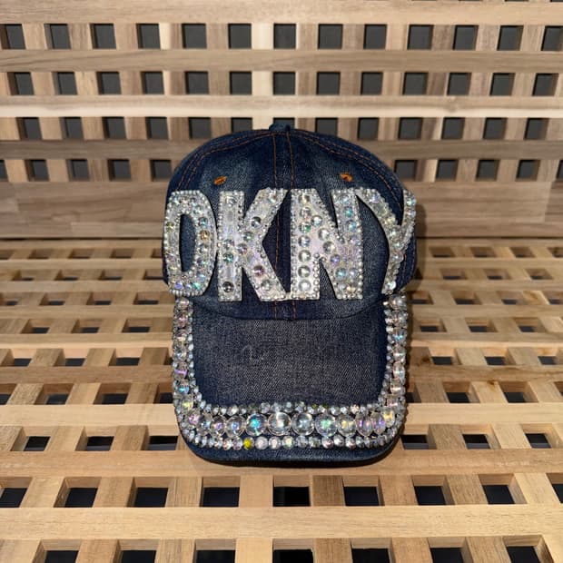 DKNY 큐빅 데님 y2k 캡