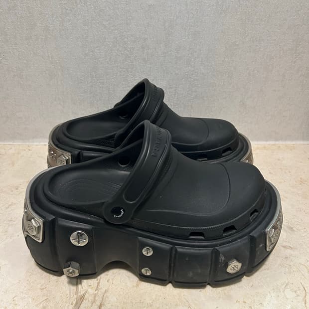 발렌시아가 하드크록스 42사이즈