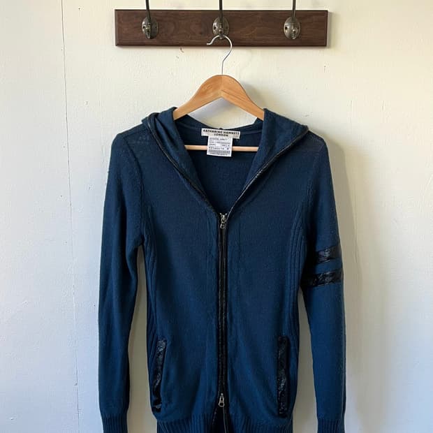 캐서린 해넷 런던 투웨이 후드 스웨터