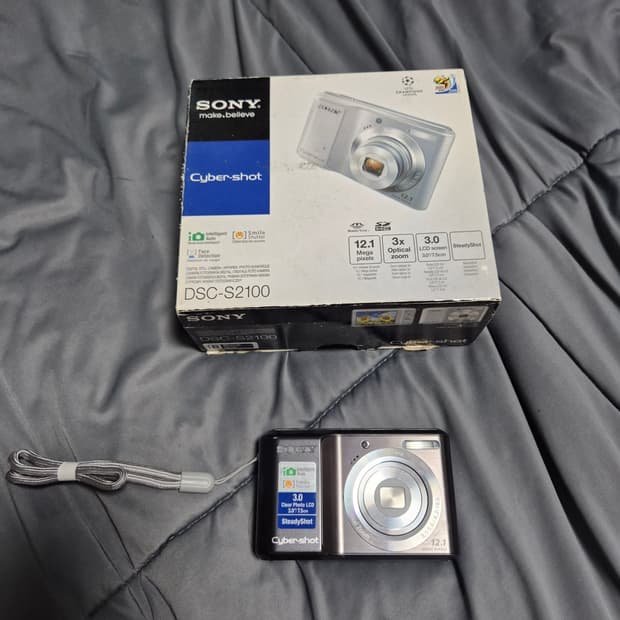 소니 사이버샷
Sony Cyber-shot DSC-S2100