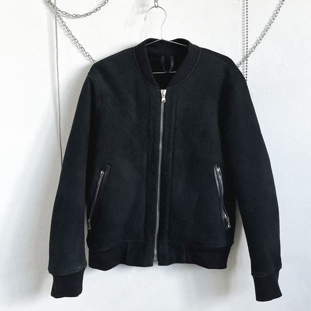 질스튜어트 람포지퍼 크롭 무스탕 봄버