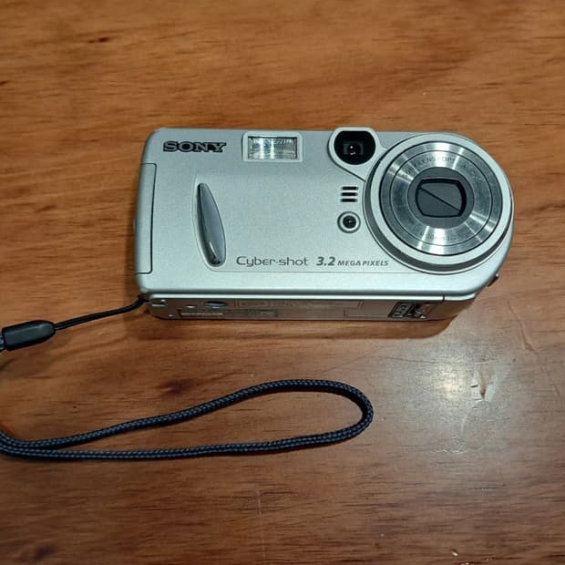 소니 사이버샷 cyber-shot dsc p72 디카