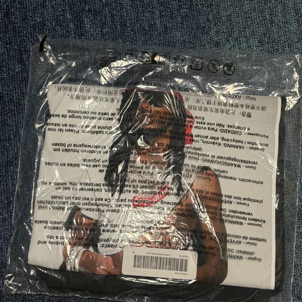 슈프림 카티 반팔티 m사이즈 팝니디