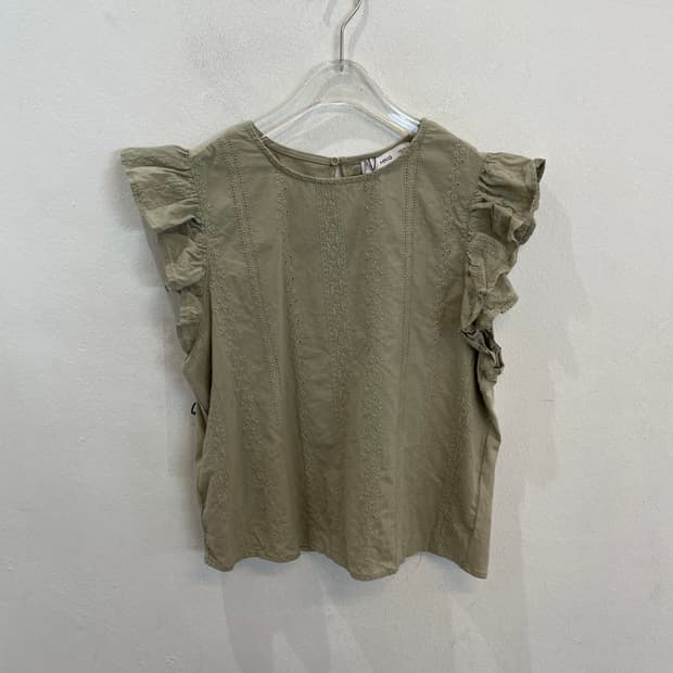 MNG flower frill blouse