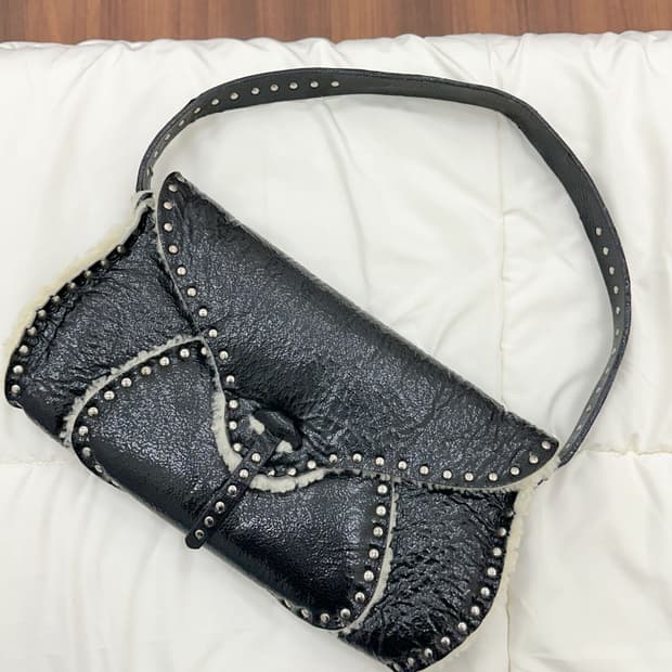 celine / 셀린느 빈티지 시어링 풀보백 