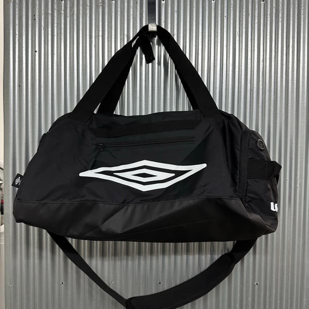 [FREE] 엄브로 UMBRO 블랙 스포츠 더플백 2.9