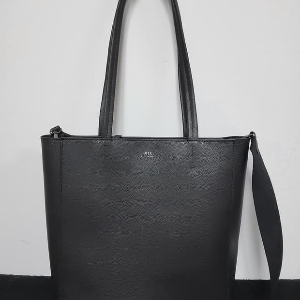 질스튜어트 블랙 숄더겸 크로스백