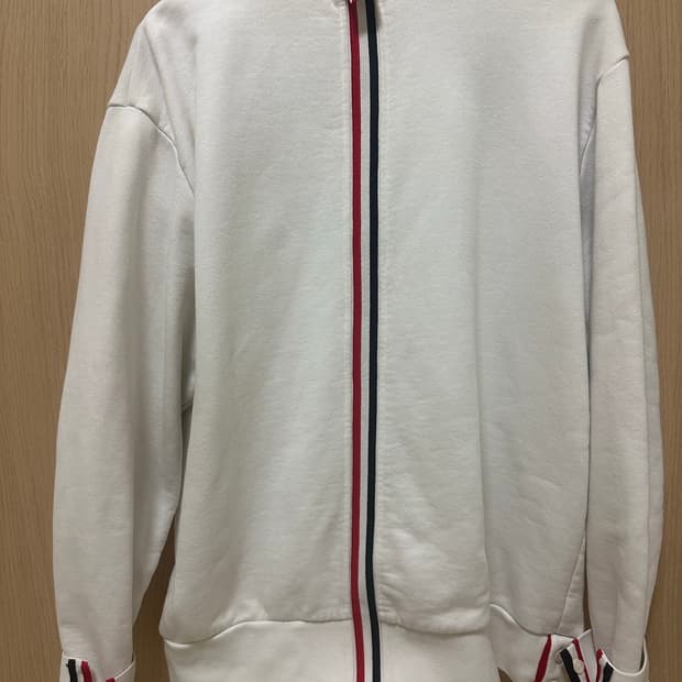 톰브라운 빽삼선 맨투맨 3사이즈