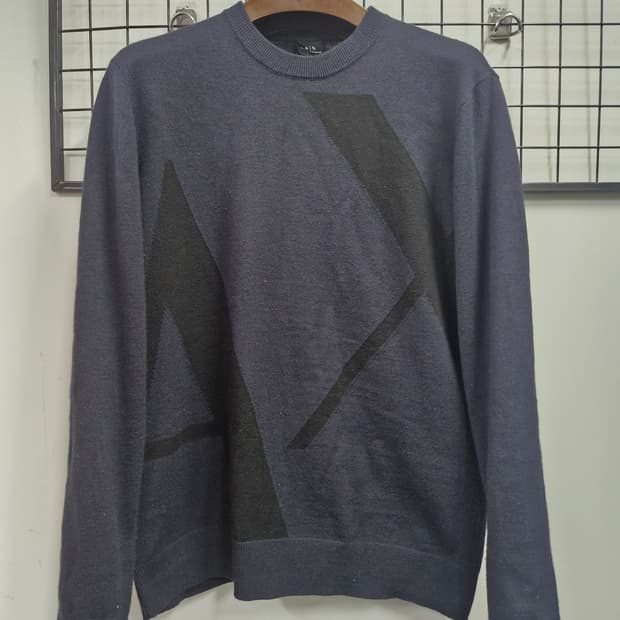 95M 알마니익스체인지 네이비 니트.