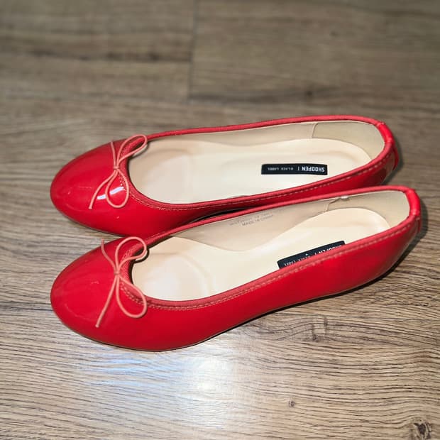 슈펜 에나멜 레드 리본 플랫 240