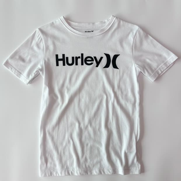 헐리(Hurley) x 나이키 드라이핏(Dri-FIT) 테크 로고 티셔츠