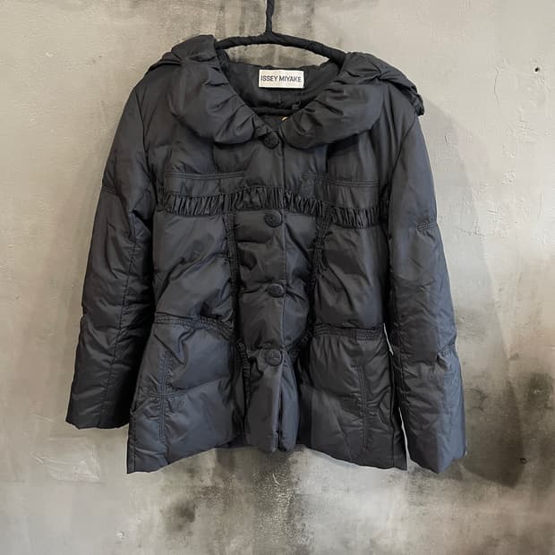 이세이 미야케 셔링 디테일 패딩