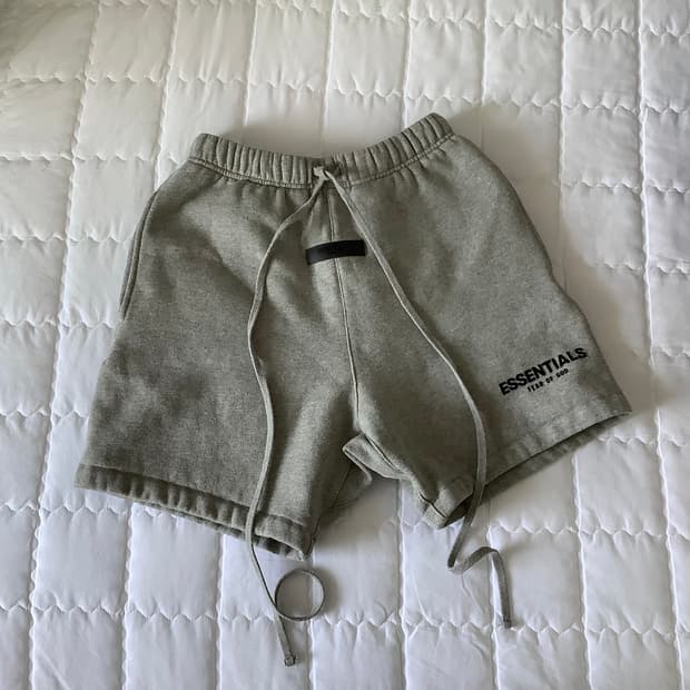 에센셜 피오갓 스웻쇼츠 반바지