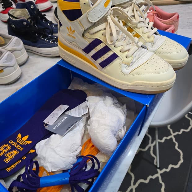 극미중고 아디다스 포럼 하이 LA레이커스 입니다 280