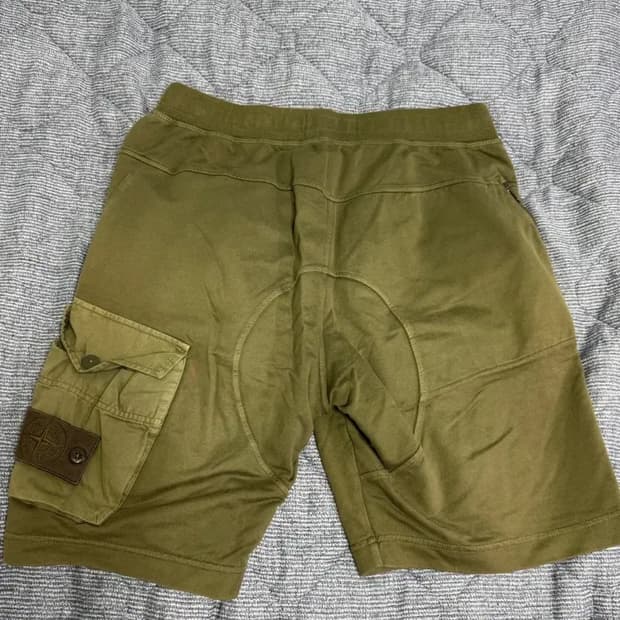 스톤아일랜드 카고 반바지 카키(30~31)