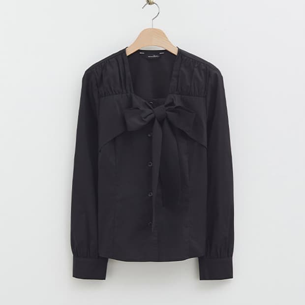 로엠 타이 슬림핏 블라우스
