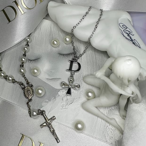 디올 D클로버 목걸이