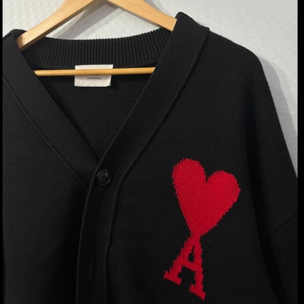 아미 빅하트 블랙 가디건 100 FW2023