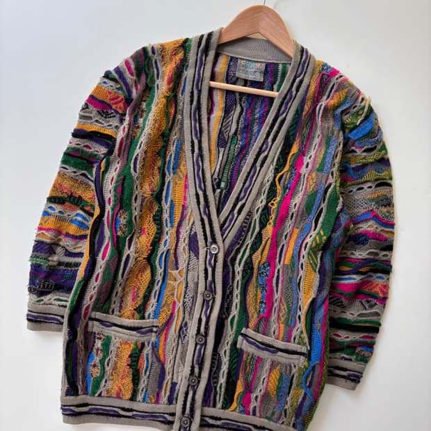 Coogi 쿠지 멀티컬러 케이블 브이넥 니트 가디건