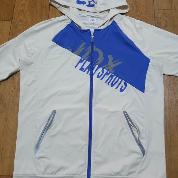 1078 JDX 골프 후드집업 105 사이즈입니다