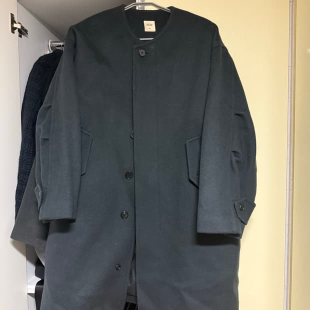 어나더오피스 블랙 코트