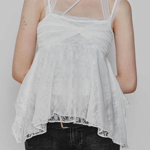 [새상품,카리나착용] 페인오어플레져 셔링 탑 white