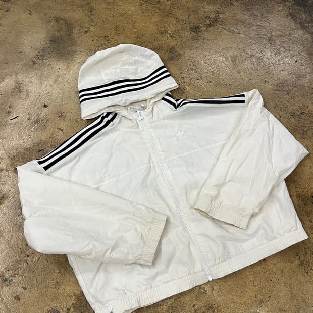 아디다스 크롭 바람막이 